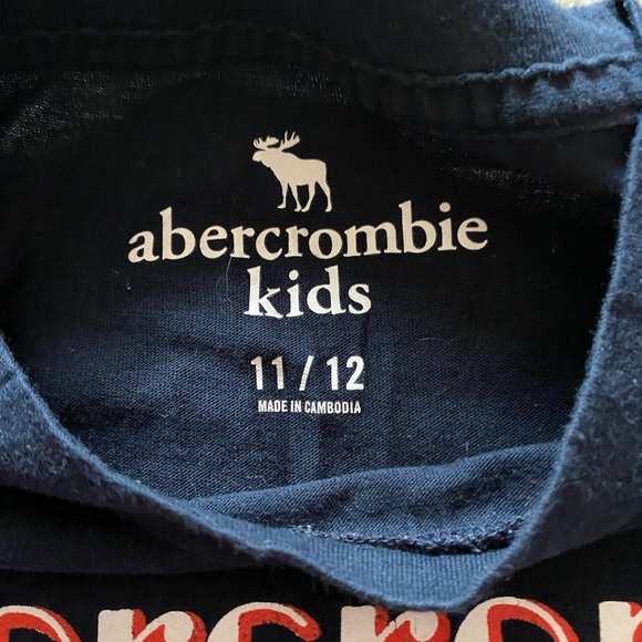 11-12 size like new - Picture 3 of 3